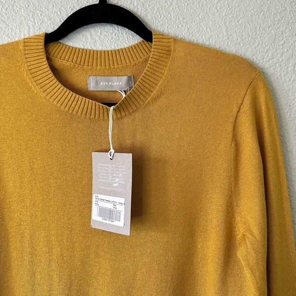 Everlane | The No-Sweat Sweater | Uniform In Honey - Picture 2 of 8